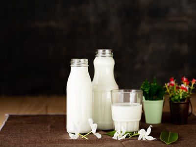 Plant-based Milk without Sweeteners